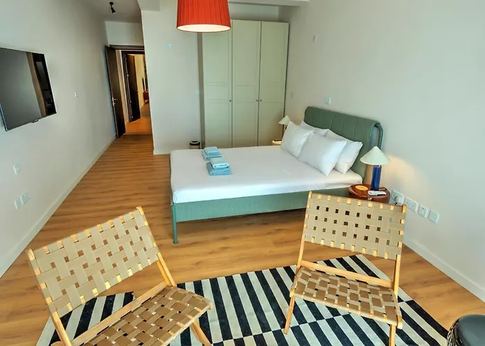 Large And Stylish 1 Bedroom 2 Bathrooms Ager1-1 *