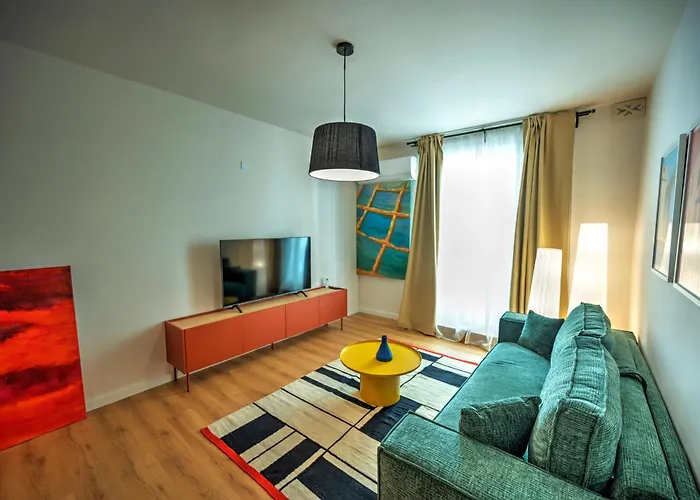 Large And Stylish 1 Bedroom 2 Bathrooms Ager1-1 Apartment