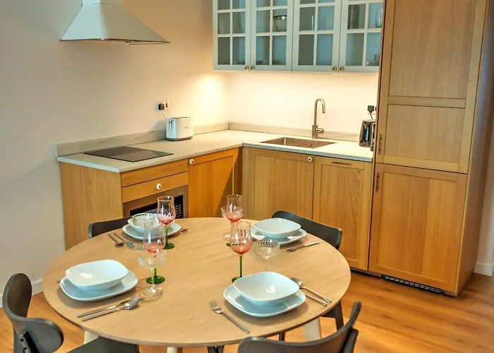 Large And Stylish 1 Bedroom 2 Bathrooms Ager1-1 Apartment *