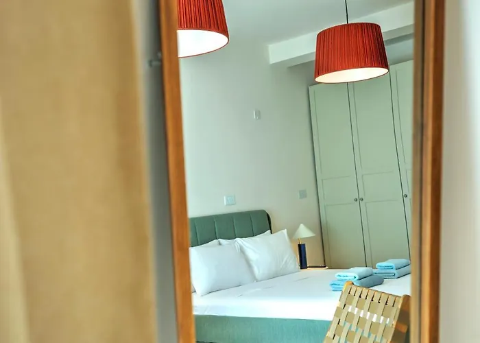 Apartment Large And Stylish 1 Bedroom 2 Bathrooms Ager1-1 *