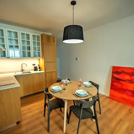 Large And Stylish 1 Bedroom 2 Bathrooms Ager1-1 *